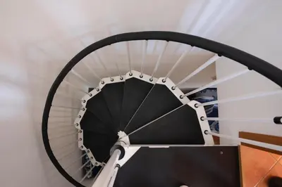 a close up of a spiral bike wheel at Casa Sally con Vista Mare a Macari in Macari