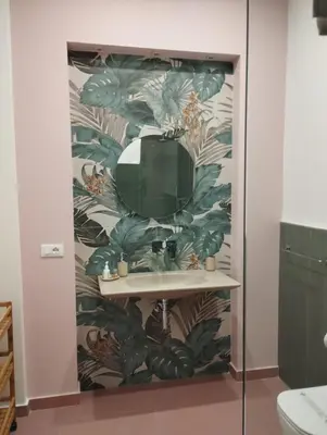 a bathroom with a mirror and a sink at casa nike in Palermo