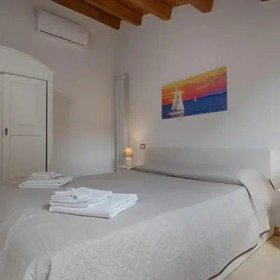 GuestHost - Il Piccolo Scrigno - Functional & Central Studio