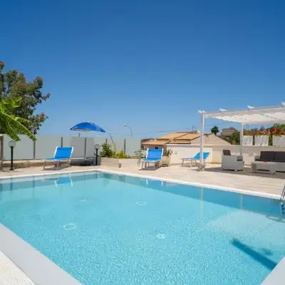 holiday inn endless summer