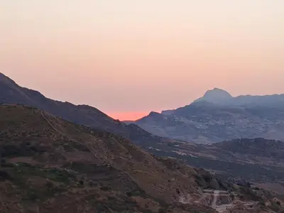 a view of the mountains at sunset at Villa Paola appartamento completo in Ciminna