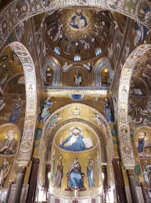 a church with mosaics and paintings on the ceilings at MaDà holiday house ideale per coppie o famiglie in Palermo