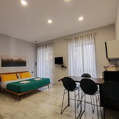 Lily Apartments