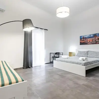 GuestHost - Palazzo dei Normanni & Ballarò Roomy Modern Apt x9