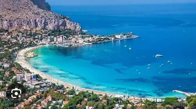 an aerial view of a beach and the ocean at Casa Gabriele in Palermo