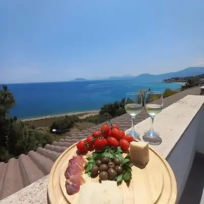 Panoramic apartment on the beach A/C