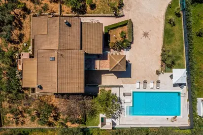 an overhead view of a house with a swimming pool at Villa Miceli con piscina privata in Scopello