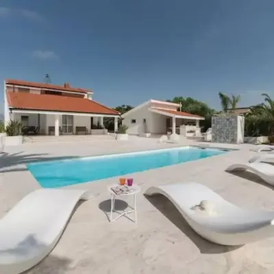 Villa delle Sterlizie con piscina e jacuzzi by Le Dhome Sicily