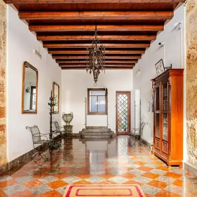 Dimora degli Scalzi - Dive into Palermo's History
