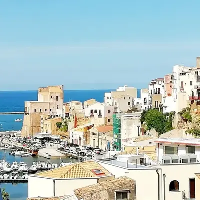 Casa Marina con vista sul castello