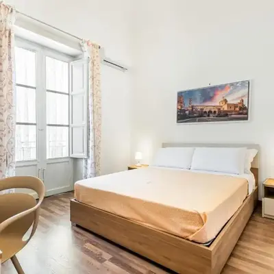 GuestHost - Central Station Modern Apartment with Balconies x8