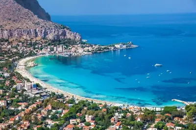 an aerial view of a beach and the ocean at Elegante Appartamento Palermo in Palermo