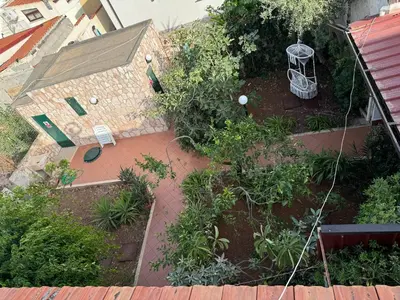 an overhead view of a garden with a basketball hoop at Villa Mia in Carini