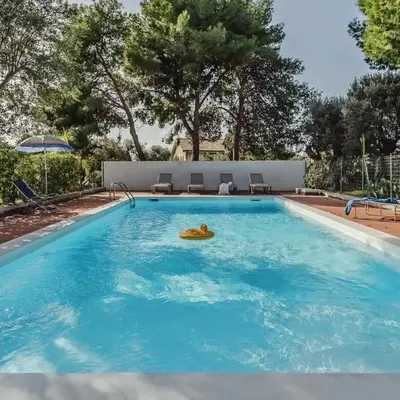 Grande e Luminosa Villa con Piscina vicino al Mare