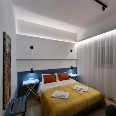 Donna Rosa House