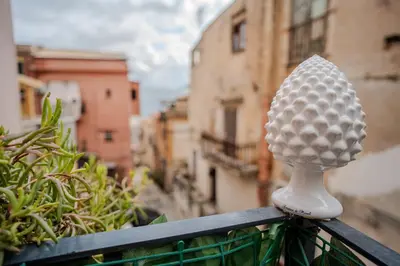 a plastic egg on top of a balcony at La Casetta di Dandrì in Monreale