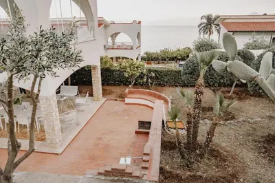 a view of the house from the balcony of the yard at La Perla d'Argento in Santa Flavia