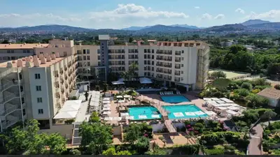 an aerial view of a building with a resort at Domina Zagarella multiproprietà MINIMO 6 NOTTI in Santa Flavia