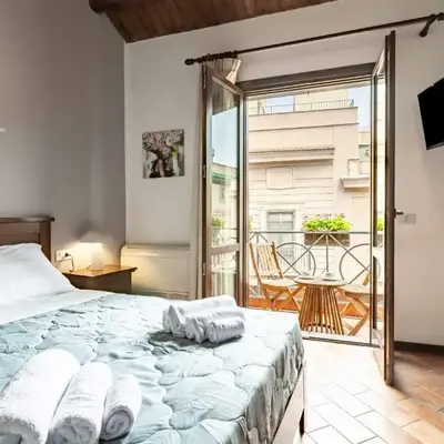 GuestHost - MiraVigghia Apartment