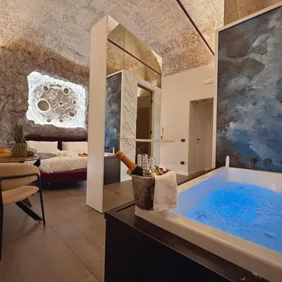 Corona Suite & Rooms
