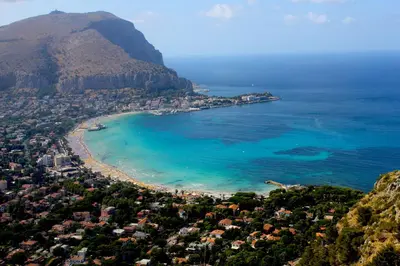 an aerial view of a city and a beach at A casa di Maria in Palermo