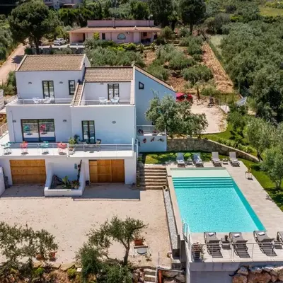 Villa Maria con piscina e vista mare 12 posti letto