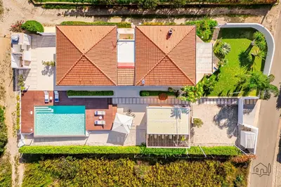 an overhead view of a house with a swimming pool at Villa Ametista in Alcamo