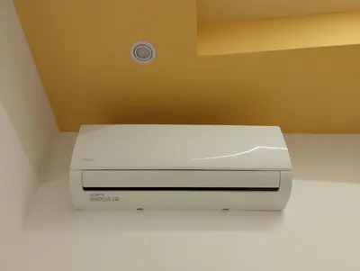 a white printer sitting on top of a counter at se vi pare in Palermo