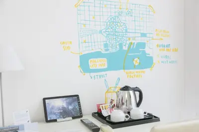 a map of the united states on a wall in a room at Afea Art & Rooms in Palermo