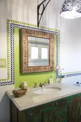 two beds sitting next to each other in a bedroom at Large terrace apartment near Politeama in Palermo