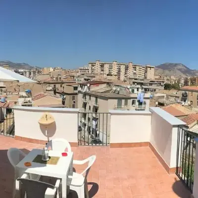 Frank's house - appartamento con terrazzo in centro