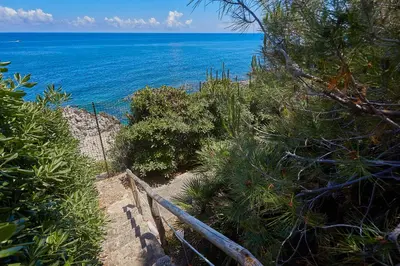 an image of a path leading to the ocean at Villa Gabry in Bagheria