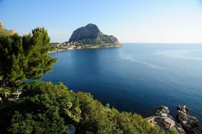 an island in the middle of a large body of water at ZE-VI HOME in Santa Flavia