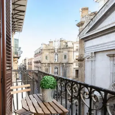 GuestHost - Quattro Canti Charming Flat
