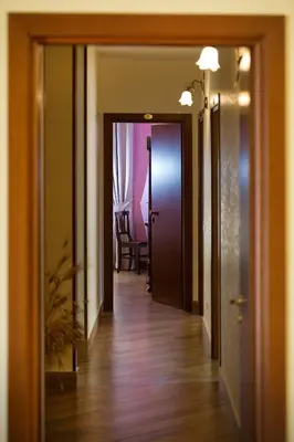 a hallway with a door leading to a room at Al Cantuccio in Castelluzzo