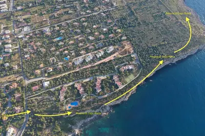a map of an island with a yellow line at Casa Elvira in Terrasini