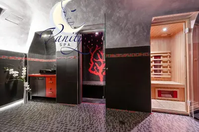 a dressing room with a woman painted on the wall at Vanity SPA in Balestrate