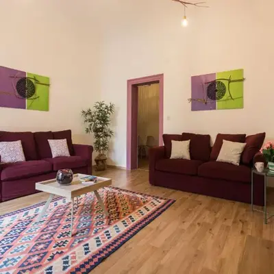 Large apartment near Politeama 2 bathrooms Up to 8 Guests