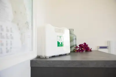 a microwave oven sitting on top of a counter at Villa NATURE ZAGARA SCOPELLO ZINGARO in Castellammare del Golfo
