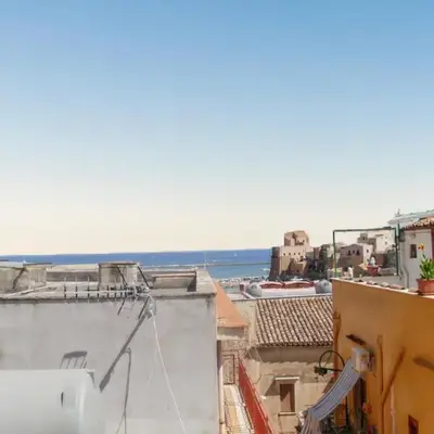 Charming House in Castellammare del Golfo with Balcony