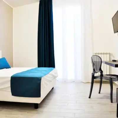 Leone Apartments