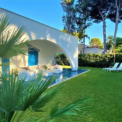 Luxury Villa just 50 mt from the beach