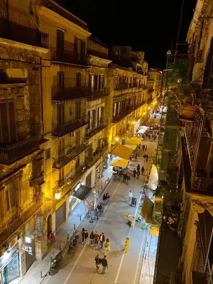 an overhead view of a street at night at Parlamento Apartment - Esclusivo 120mq centro storico Palermo in Palermo