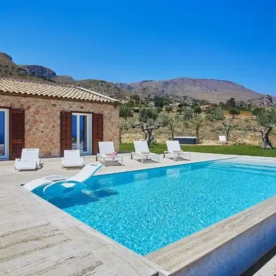 VILLA DEL BORGO con piscina e jacuzzi
