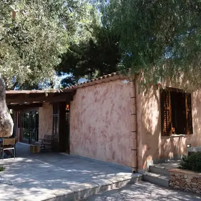 Villa Premiere immersa nel verde a Castelluzzo