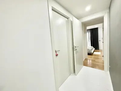 a hallway with a door leading to a bedroom at Villa Eirene in Termini Imerese